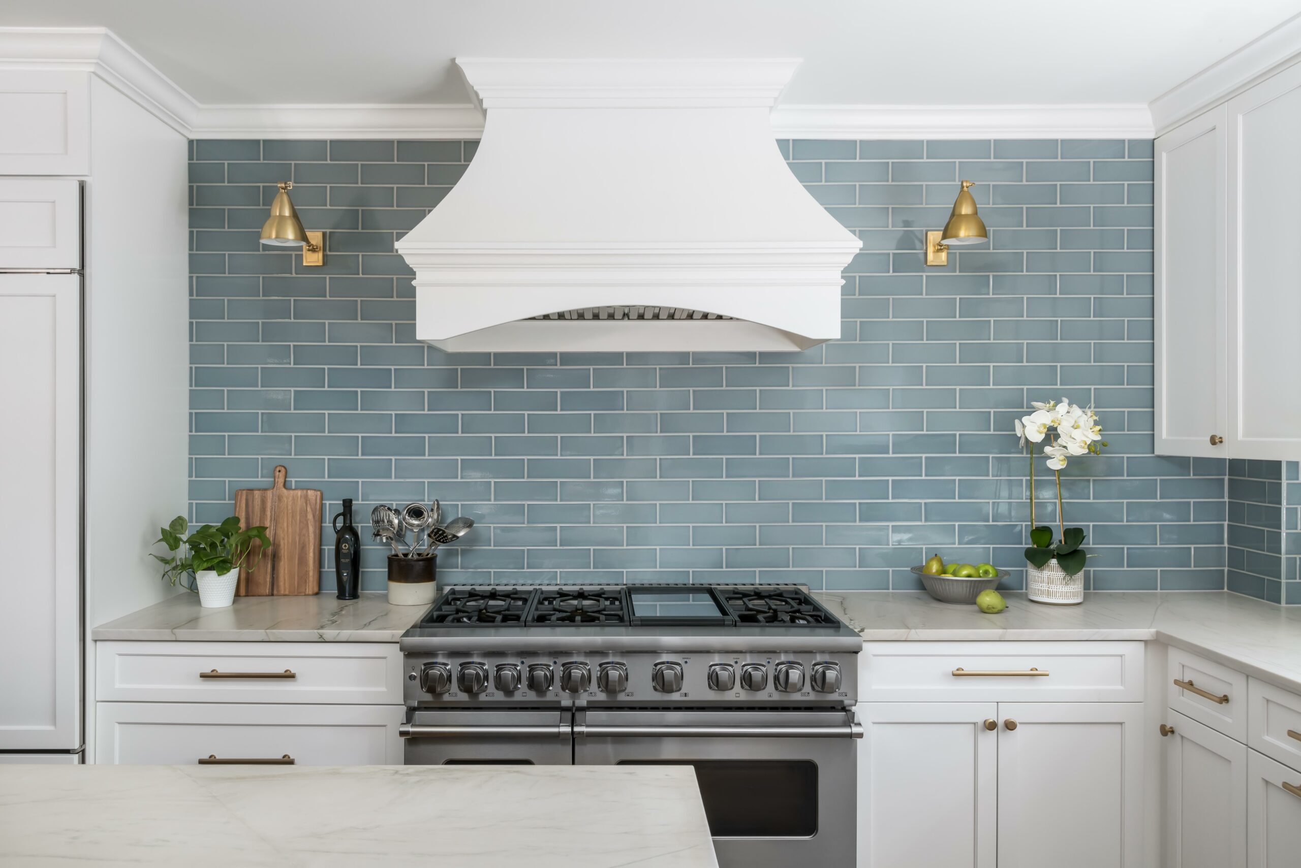 great kitchen and cabinet combinations blue and white