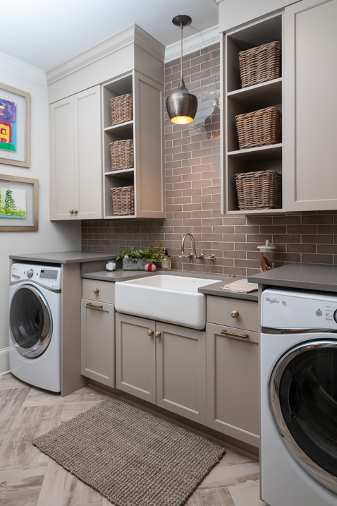 5 Must-Have Laundry Rooms Features