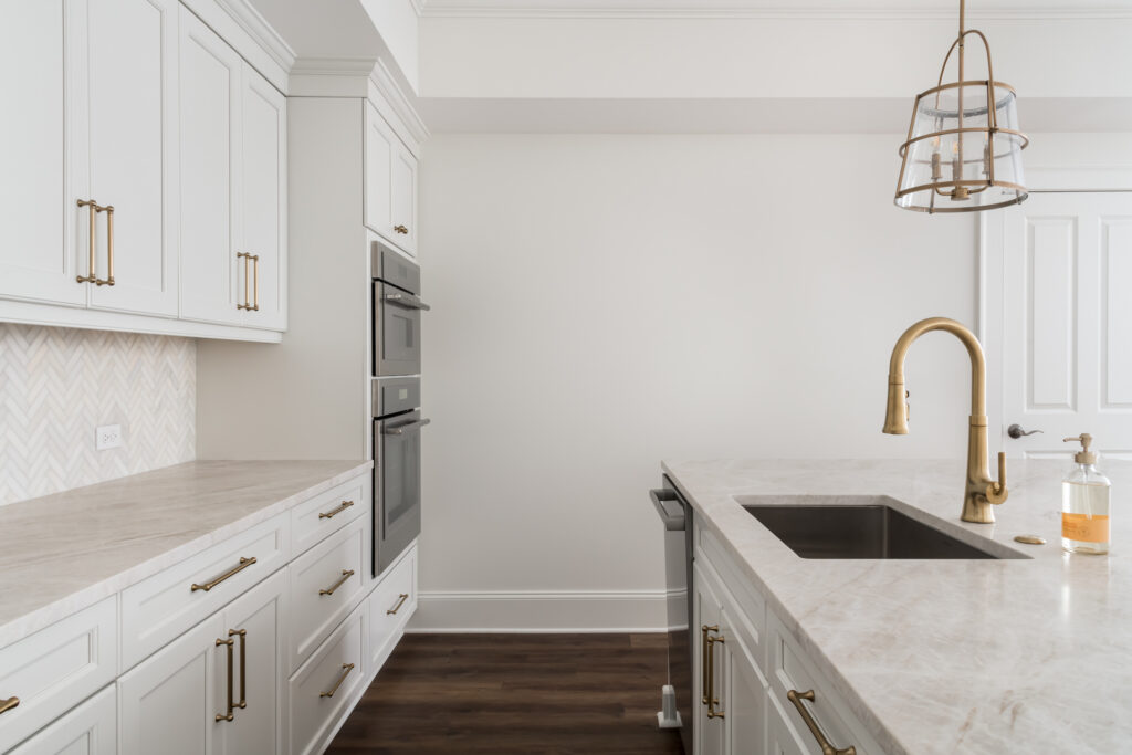 Stylish basement Remodel in alpharetta kitchen