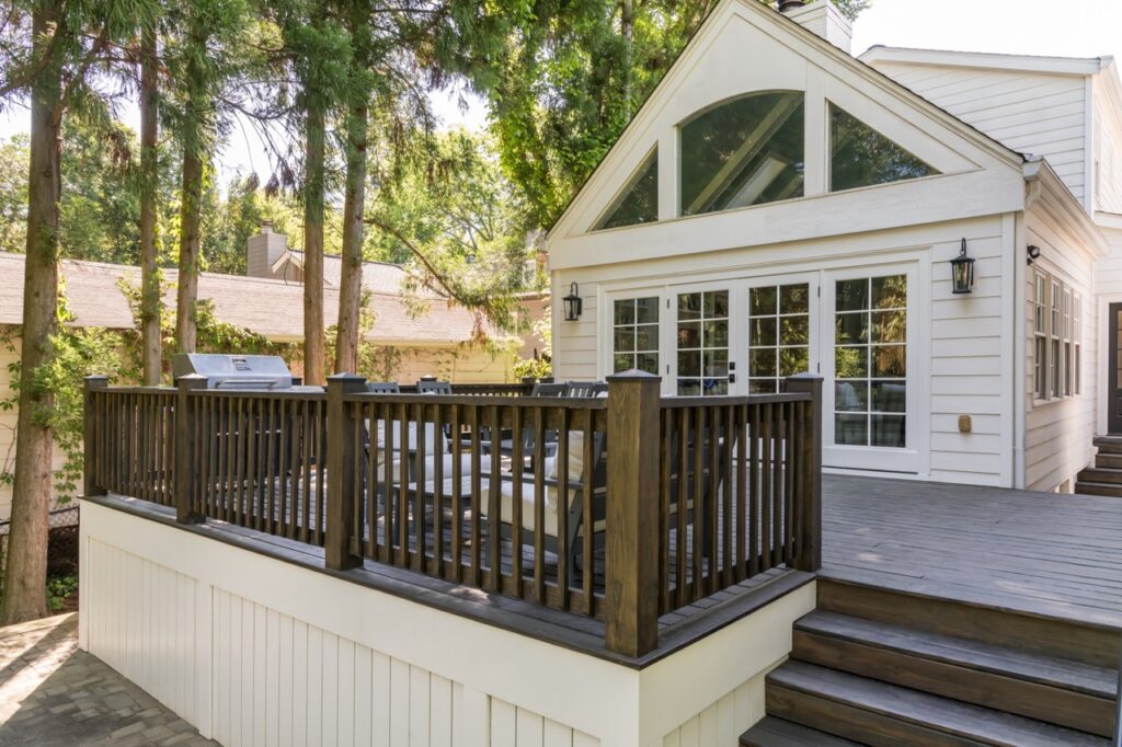New railings and an extension for an existing deck in Buckhead, Atlanta.